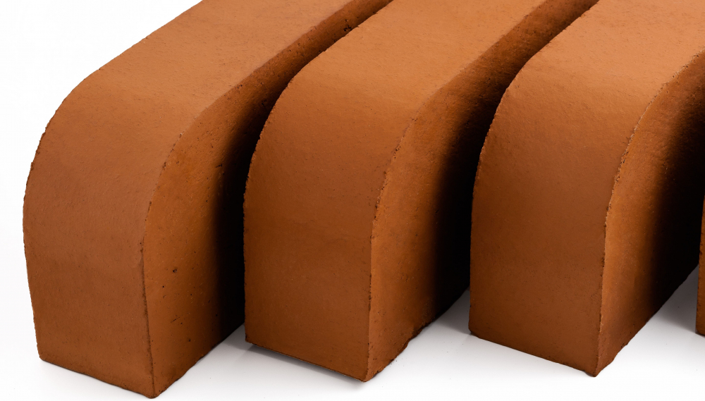 Кирпич керамический рядовой полнотелый профильный (закугленный)